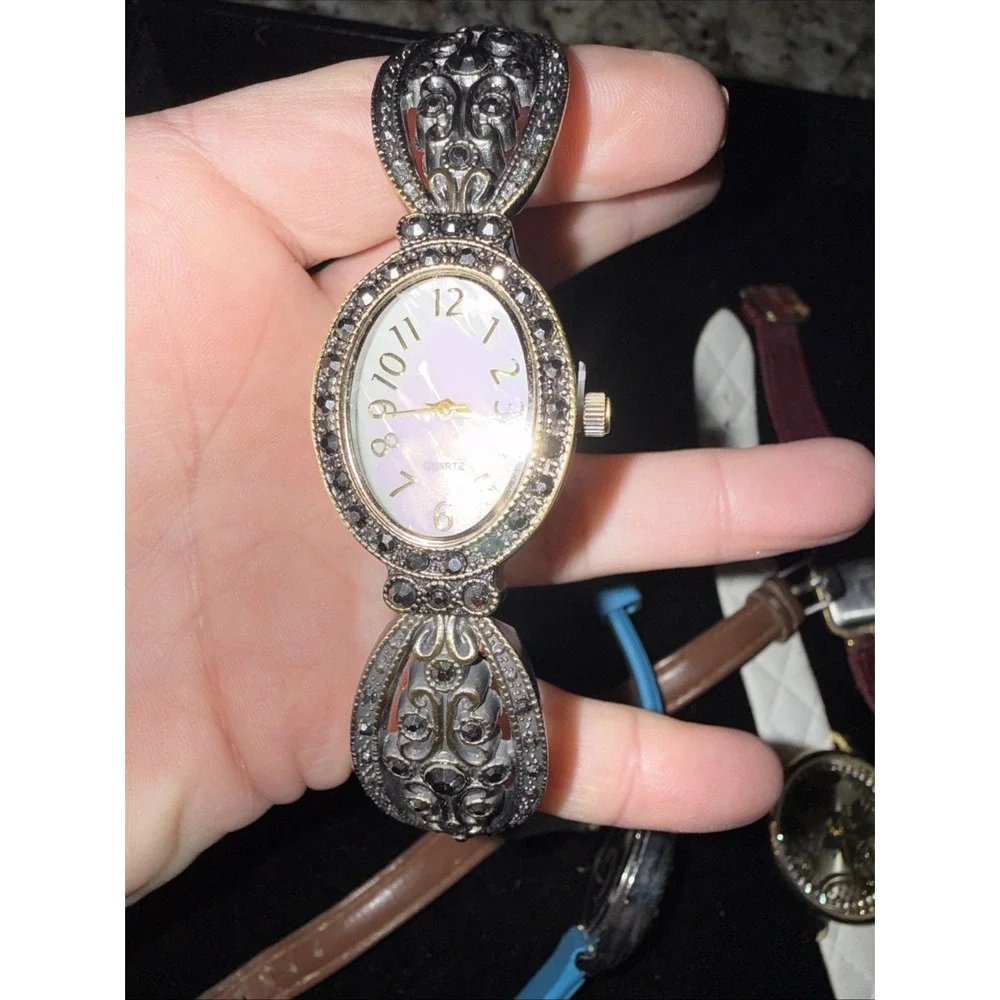 Lot of 8 Vintage Ladies Quartz Watches Wrangler Aeropostale, Marcelle Welch 5440